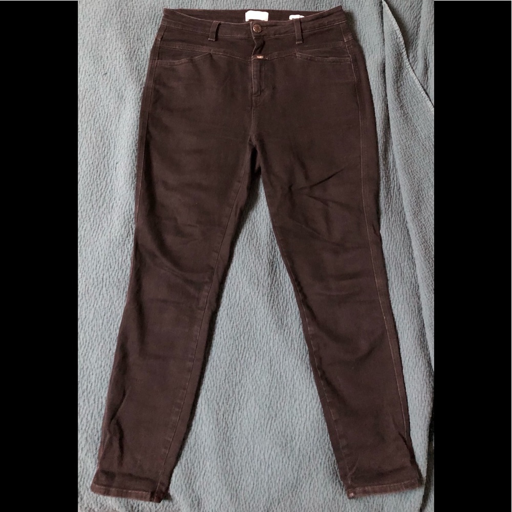 Closed Skinny Pusher in Black, sz 30